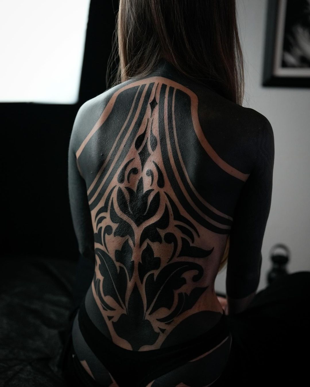 tribal full back tattoo by simon teigeiro