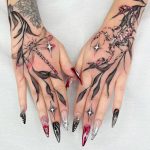 hand tattoo by simon syz