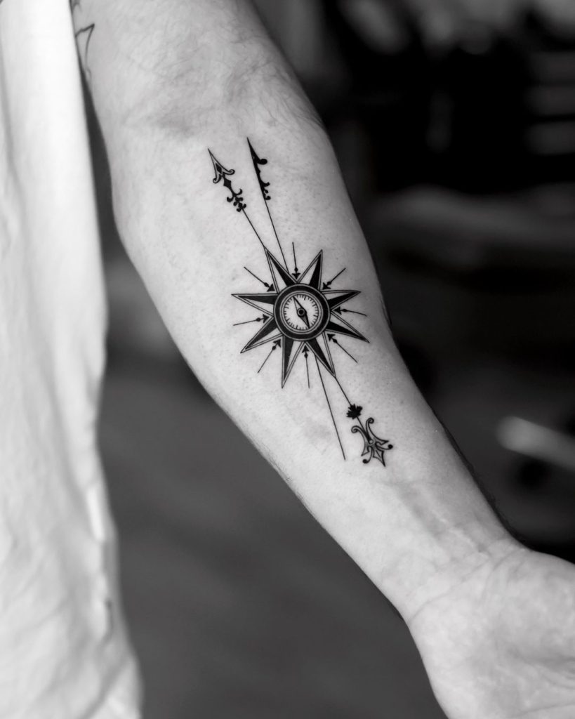 Blackwork Compass Tattoo by Ga-Yi