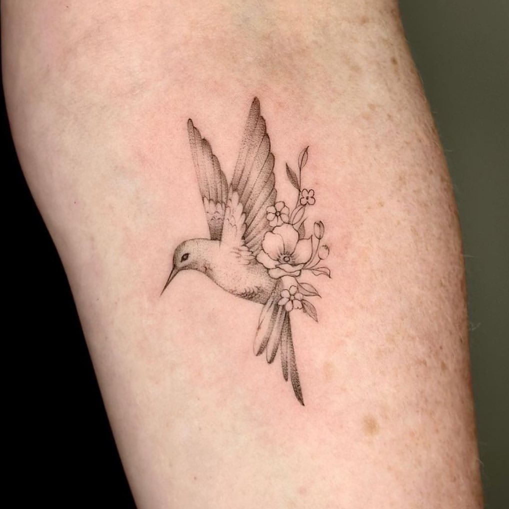 
Fineline Dotwork Hummingbird Tattoo by Olive