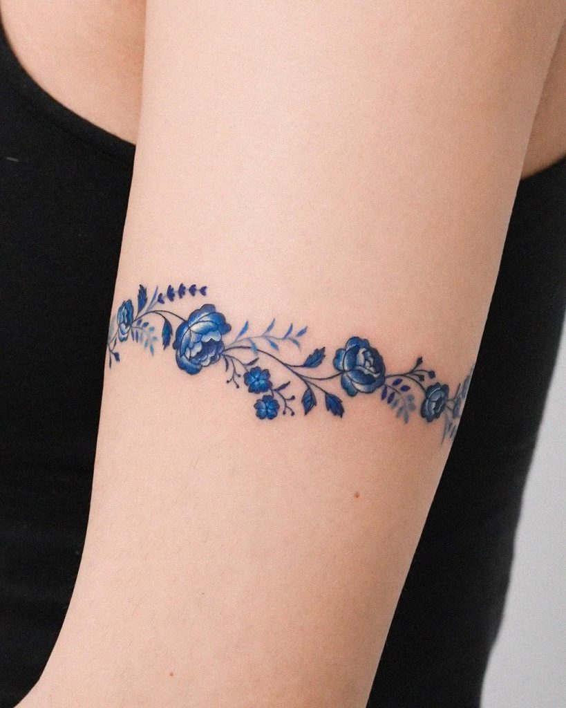 Oriental Blue Roses Armband Tattoo by Zihong