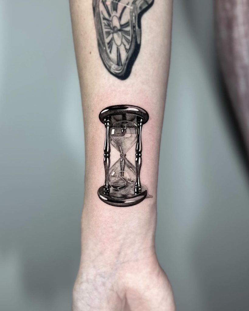 Realistic Black and Grey Hourglass Tattoo by Dario Rojas