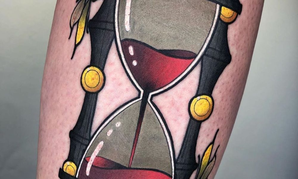 traditional old school hourglass tattoo