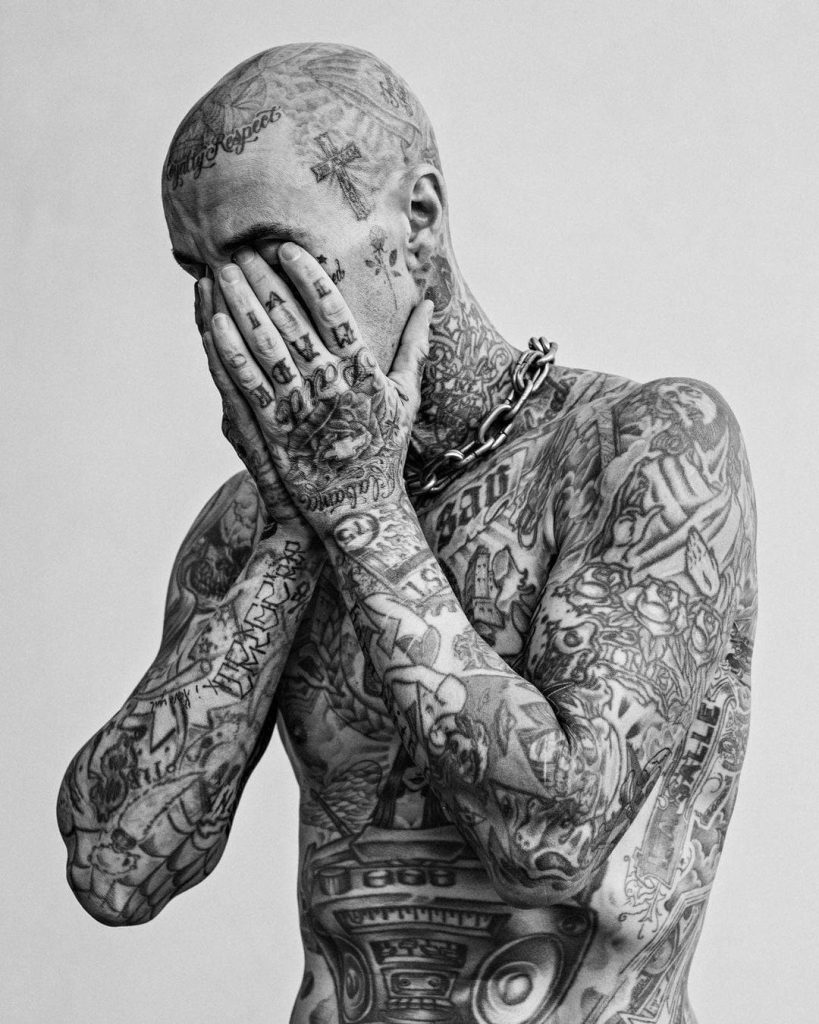 This image has an empty alt attribute; its file name is travis-barker-819x1024.jpg