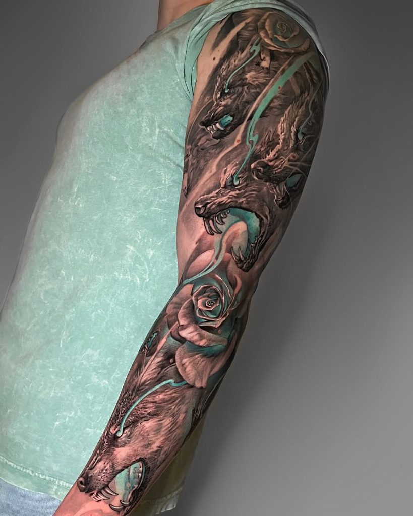 amazing sleeve by roman with wolves and blue